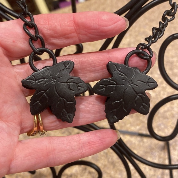 Longaberger Wrought Iron Cookbook Stand Maple Leaf (Stand Only-No Cookbook) - Picture 4 of 16